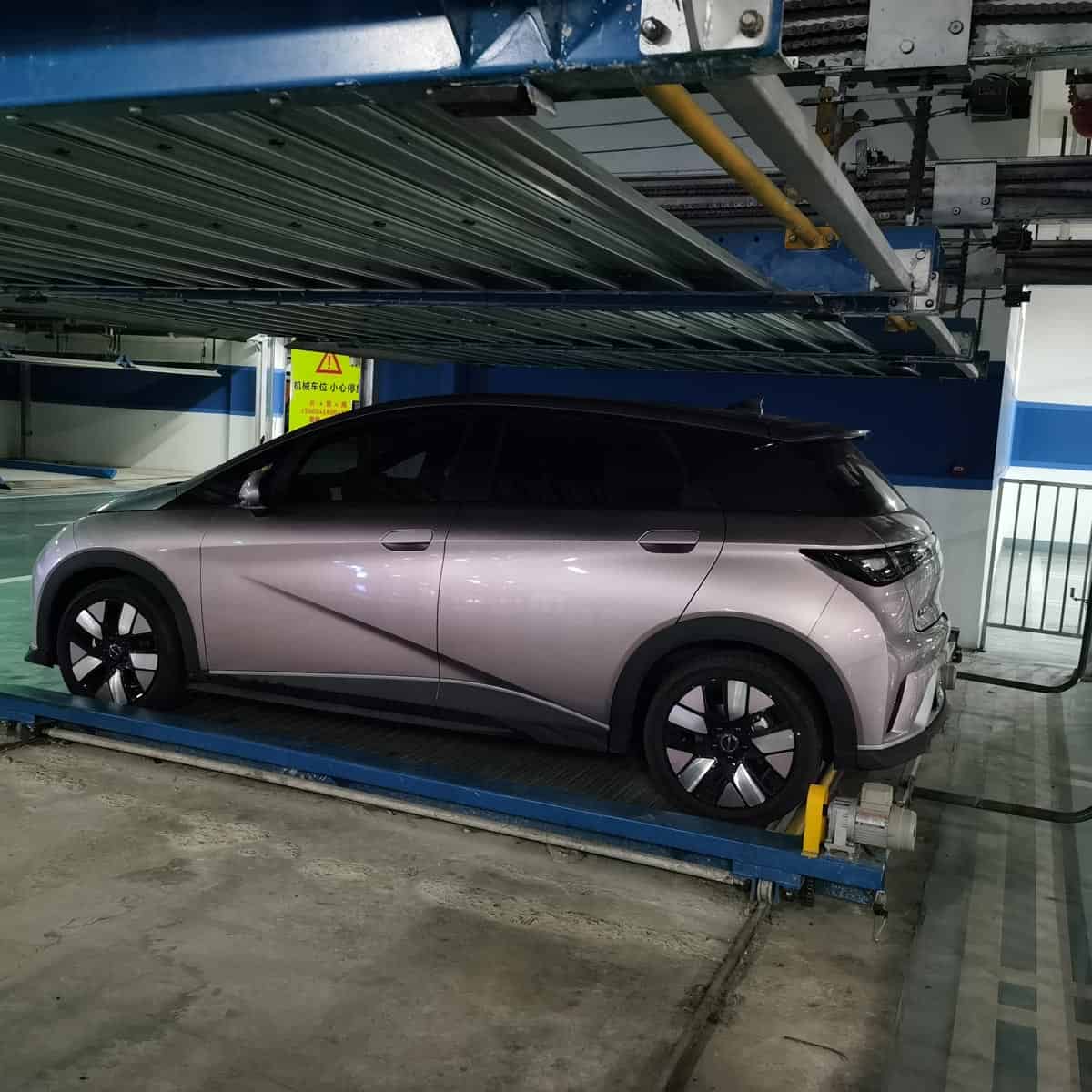 鄉(xiāng)城上下停車立體車庫出租